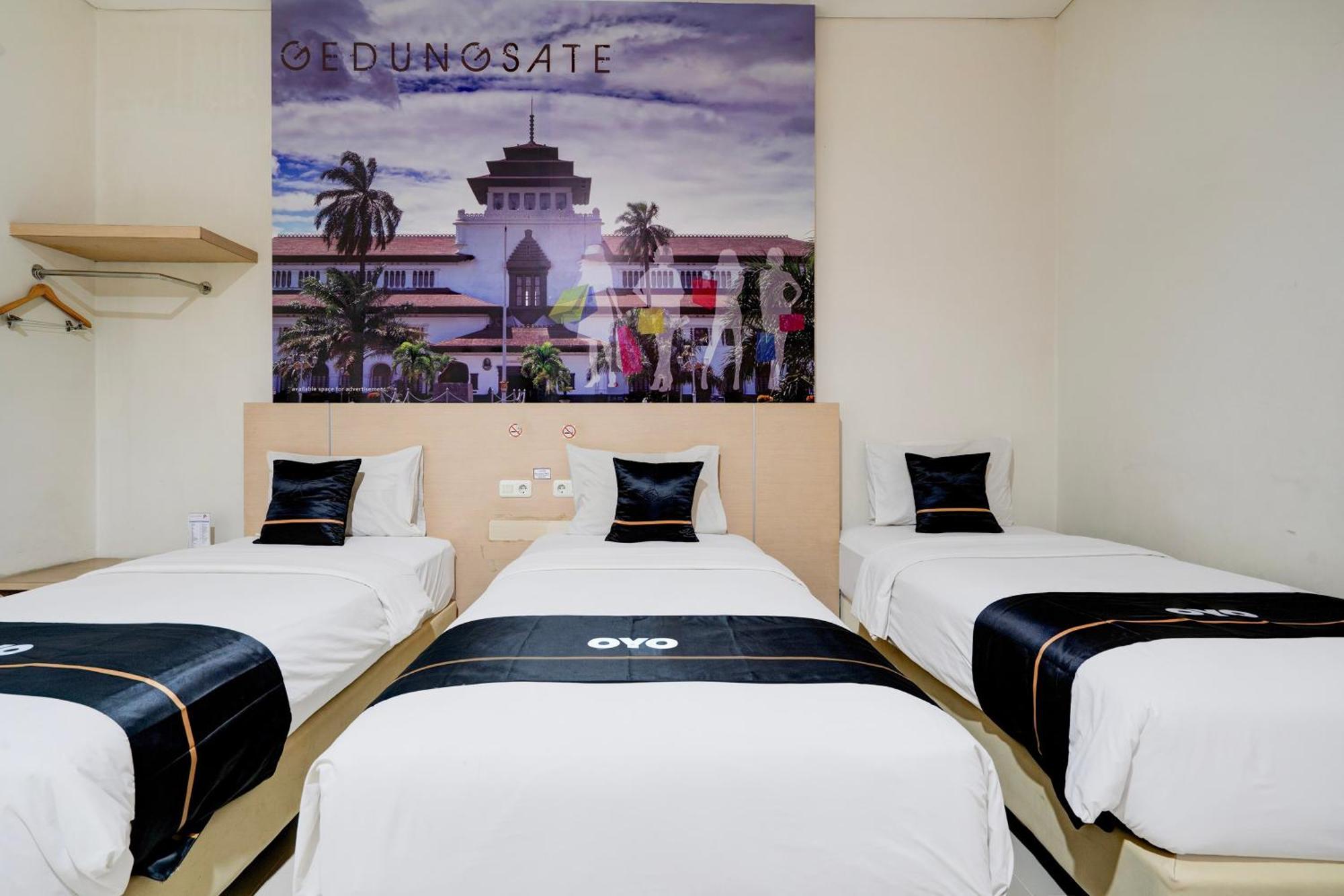 Hotel Promenade Cihampelas Bandung Exterior foto